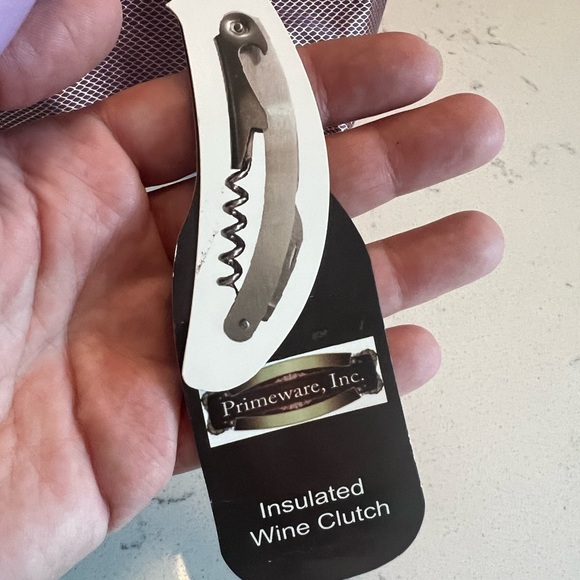 Insulated wine bag. NWT - Picture 3 of 3